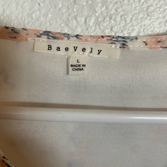 Boutique Dainty Floral Dress L - Picture 2 of 5